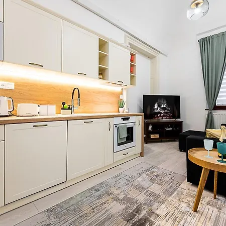 Center Mlynska With Private Parking Apartment *