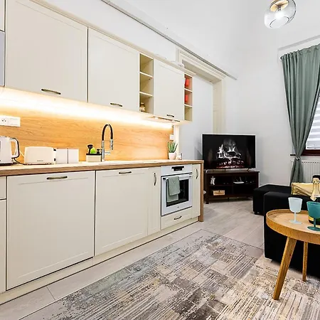 Mlynska Center With Private Parking Apartment *