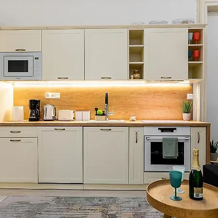 Apartment Mlynska Center With Private Parking Kosice