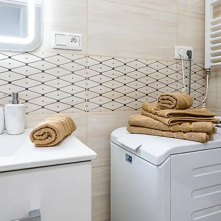 Mlynska Center With Private Parking Lägenhet